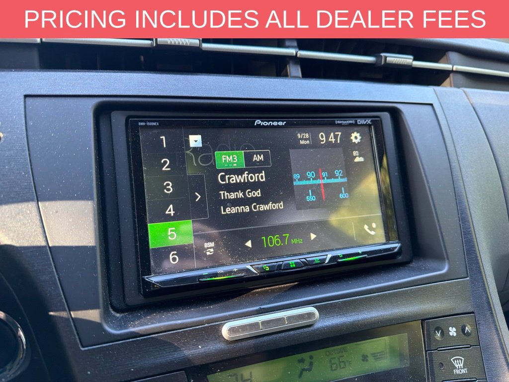 Used 2011 Toyota Prius Three w/ Navigation Pkg FWD image 9