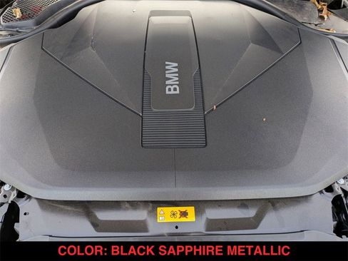 Used 2025 BMW i5 xDrive40 w/ Premium Package image 11