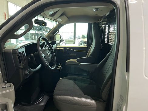 Used 2024 Chevrolet Express 2500 Work Van w/ Driver Convenience Package image 16