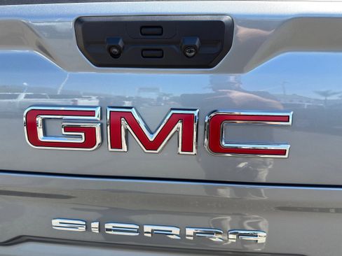Used 2024 GMC Sierra 1500 AT4 w/ Technology Package image 57