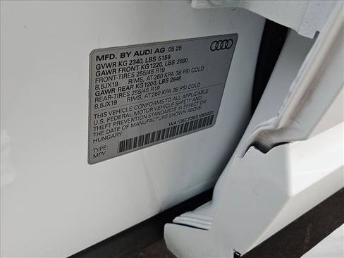 Certified 2025 Audi Q3 2.0T Premium w/ Convenience Package image 25