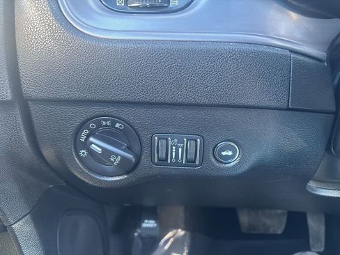 Used 2023 Dodge Charger SXT w/ Blacktop Package image 18