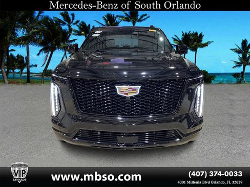 Used 2025 Cadillac Escalade Sport Platinum AWD/4WD image 18