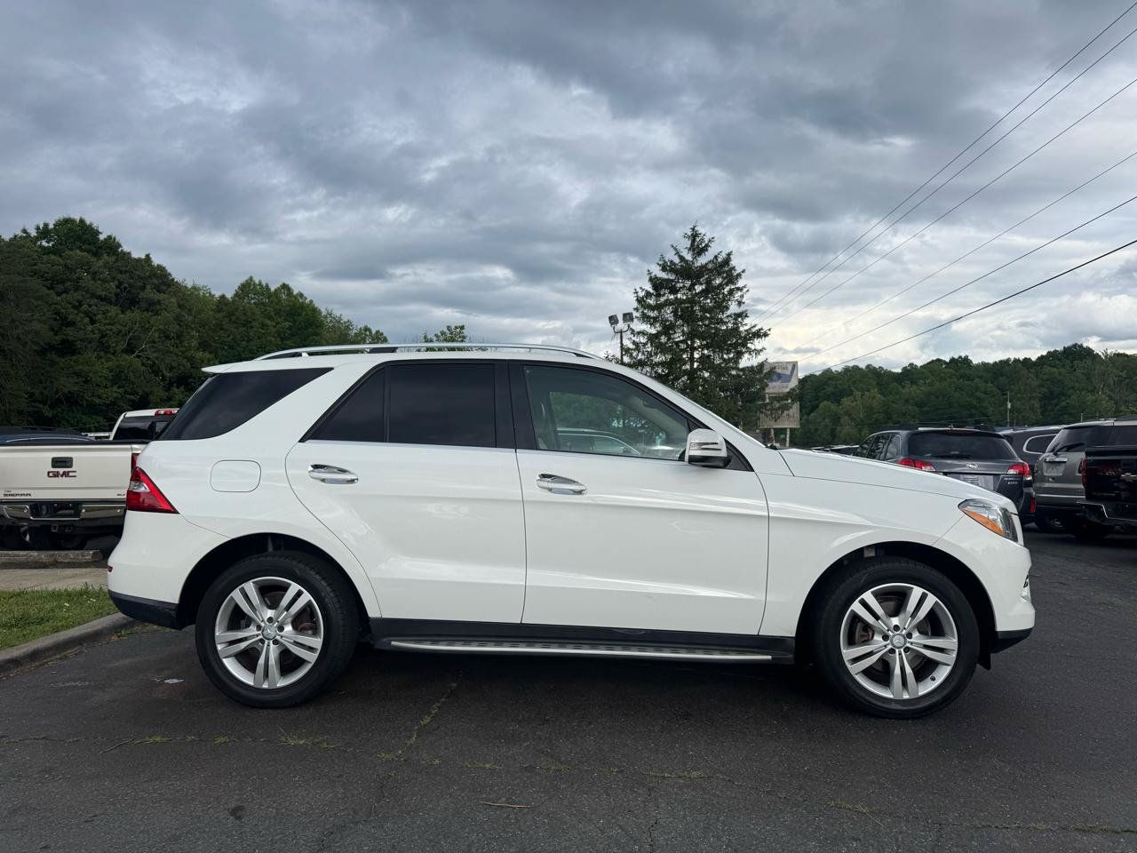 Used 2014 Mercedes-Benz ML 350 4MATIC w/ Premium 1 Package image 4