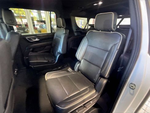 Used 2022 Chevrolet Suburban Premier image 15
