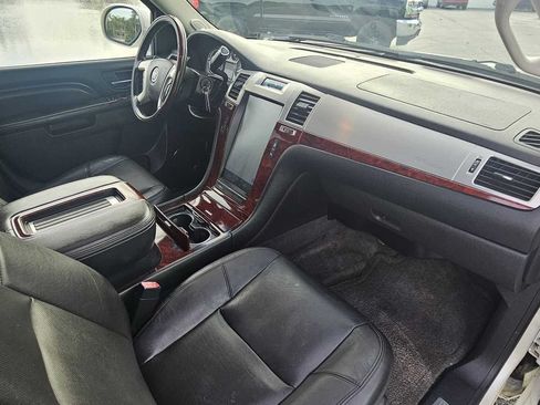 Used 2013 Cadillac Escalade ESV Luxury AWD/4WD image 30