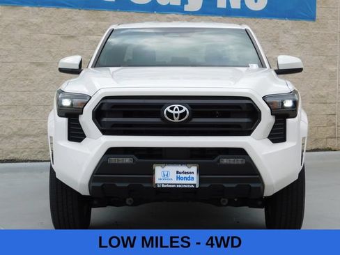 Used 2024 Toyota Tacoma SR5 AWD/4WD image 10