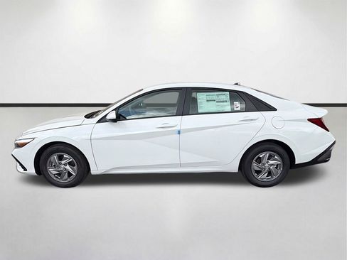 New 2026 Hyundai Elantra SE FWD image 6