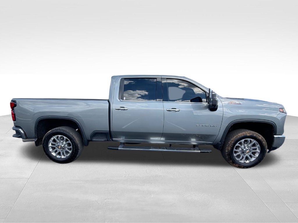 Used 2025 Chevrolet Silverado 2500 LTZ w/ LTZ Plus Package AWD/4WD image 9