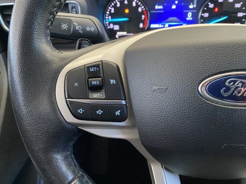 Used 2020 Ford Explorer XLT w/ Equipment Group 202A AWD/4WD image 6