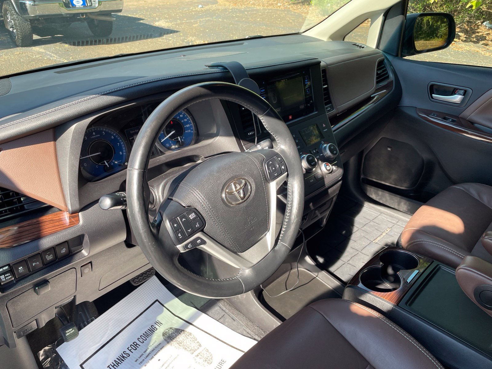 Used 2017 Toyota Sienna Limited FWD image 27