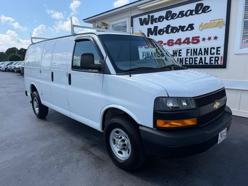 Used 2022 Chevrolet Express 2500 w/ Driver Convenience Package RWD image 2
