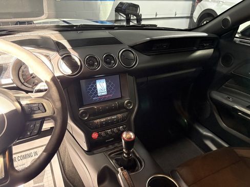 Used 2017 Ford Mustang Shelby GT350 image 13