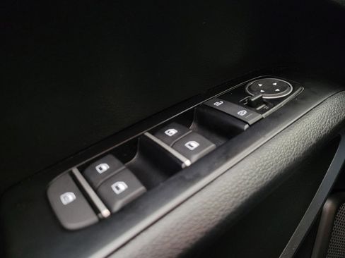 Used 2023 Kia Soul LX image 27