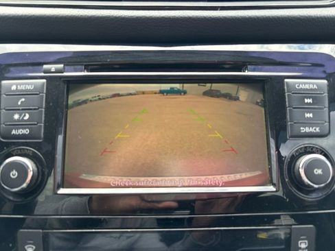 Used 2018 Nissan Rogue SV FWD image 36