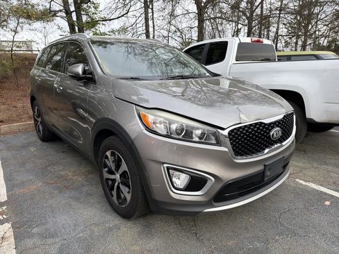 Used 2018 Kia Sorento EX image 9