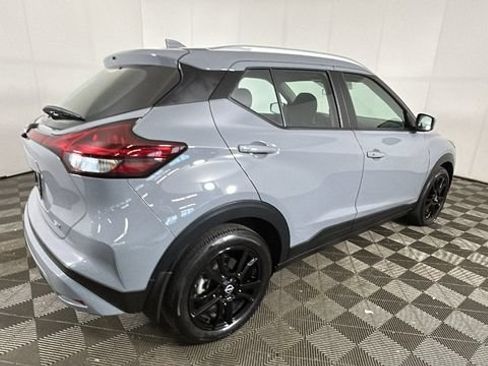 Used 2023 Nissan Kicks SV FWD image 2
