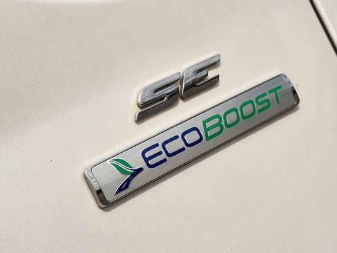Used 2014 Ford Escape SE w/ Equipment Group 201A FWD image 9