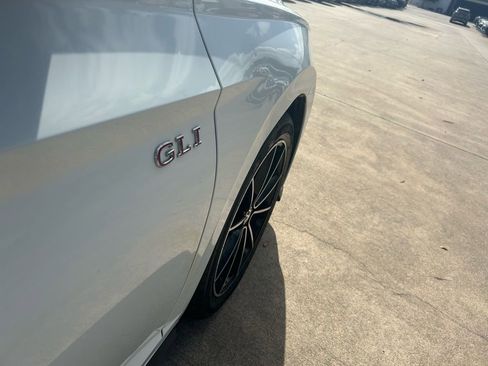 Certified 2025 Volkswagen Jetta GLI Autobahn image 34