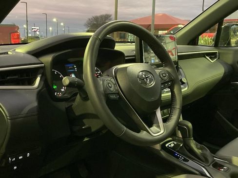 Used 2025 Toyota Corolla Cross AWD Hybrid image 8