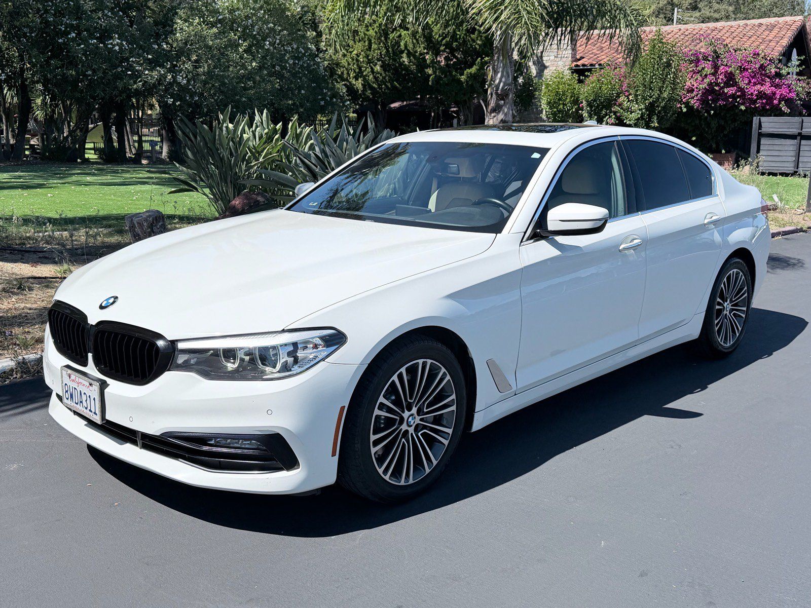 Used 2018 BMW 530i RWD image 1