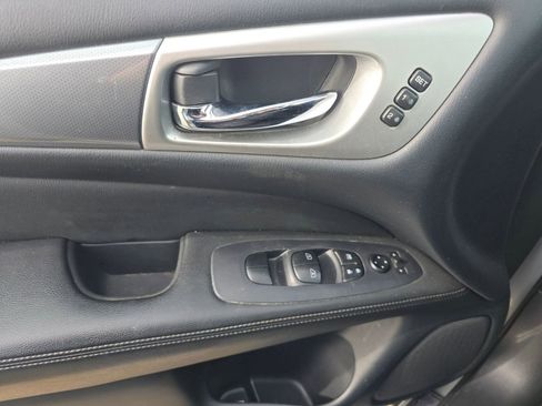 Used 2019 Nissan Pathfinder SL image 21