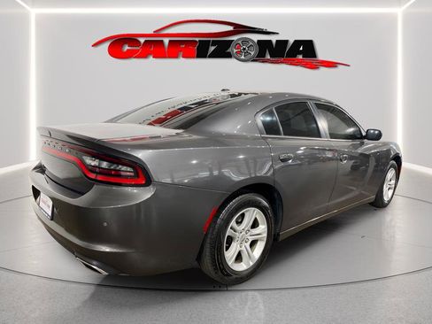Used 2019 Dodge Charger SXT image 3