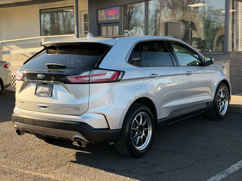 Used 2019 Ford Edge Titanium w/ Equipment Group 301A image 5