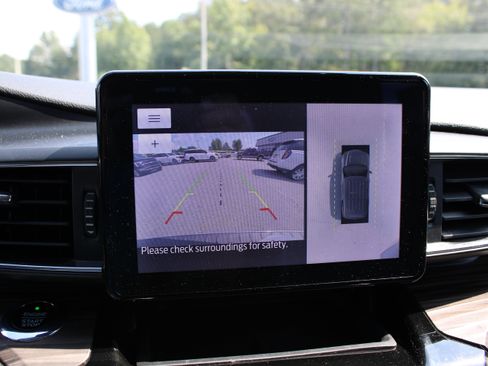 Used 2021 Ford Explorer Limited w/ Equipment Group 301A RWD image 26