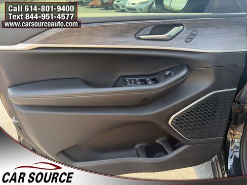 Used 2022 Jeep Grand Cherokee L Limited w/ Black Appearance Package AWD/4WD image 18