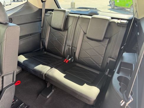 Used 2025 Volkswagen Atlas SE FWD image 24