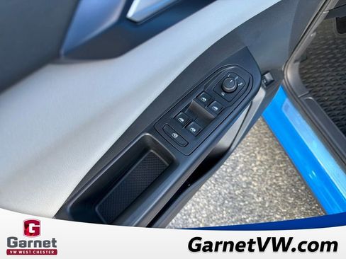 Certified 2023 Volkswagen Taos SE image 12
