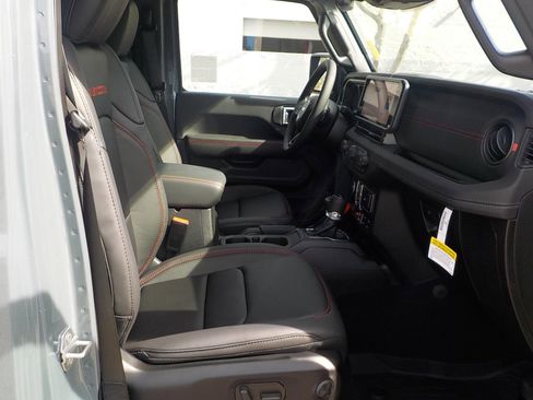 New 2026 Jeep Wrangler Unlimited Rubicon image 16