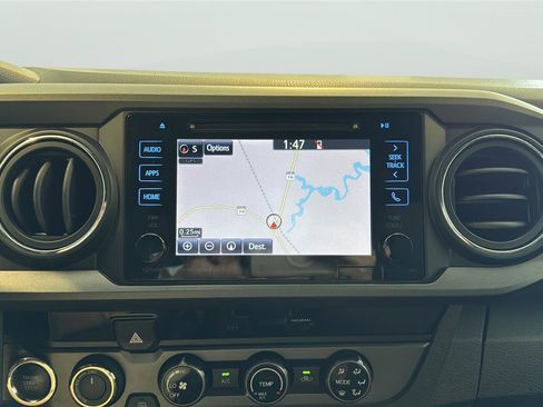 Used 2018 Toyota Tacoma TRD Off-Road w/ Technology Package AWD/4WD image 19