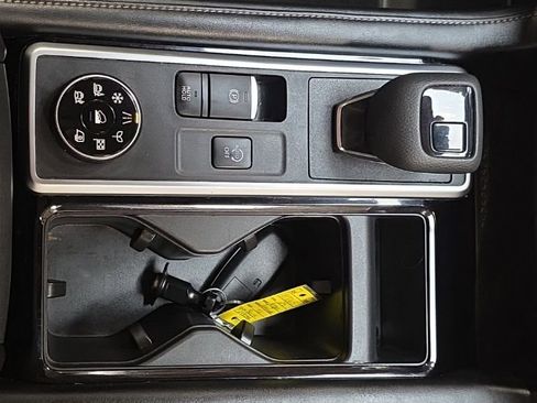 Used 2023 Nissan Pathfinder SL image 22