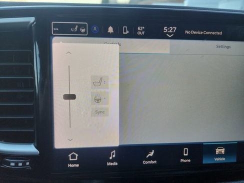 Used 2024 Chrysler Pacifica Touring-L image 21