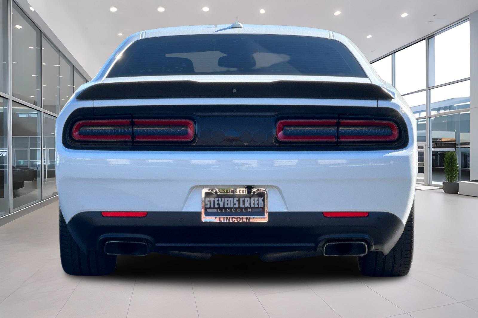 Used 2018 Dodge Challenger R/T Scat Pack RWD image 5