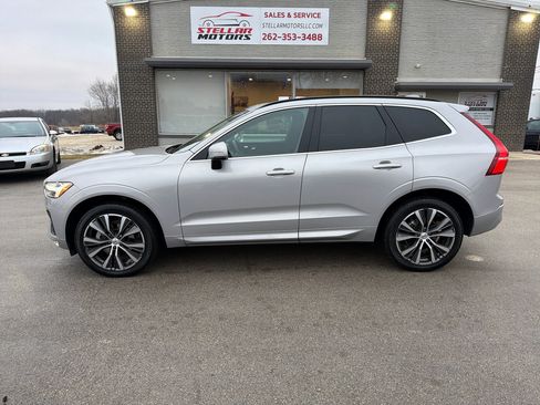 Used 2022 Volvo XC60 B5 Momentum w/ Climate Package image 3