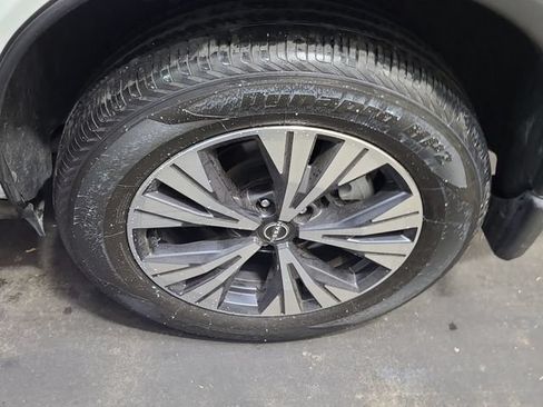 Used 2023 Nissan Rogue SV FWD image 12