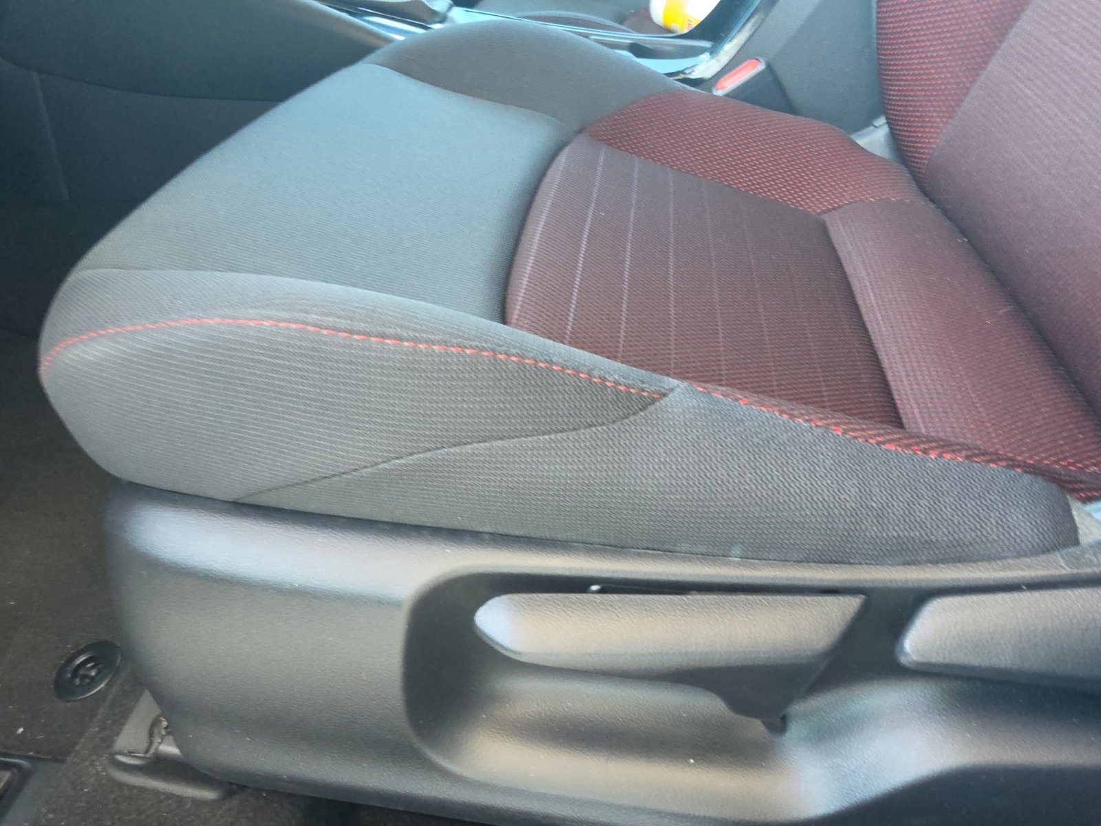 Used 2024 Toyota Corolla SE FWD image 5