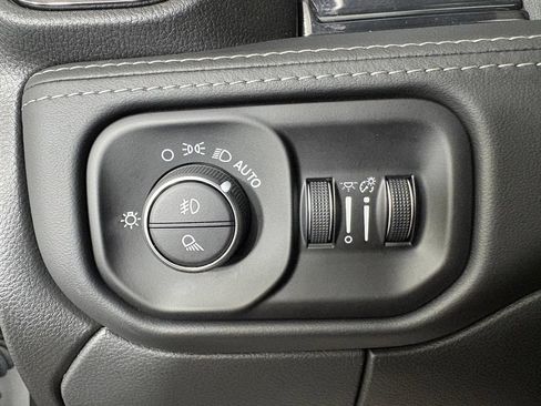 Used 2024 RAM 2500 Limited AWD/4WD image 23