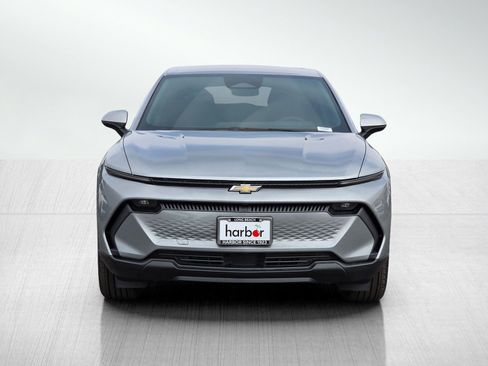 New 2026 Chevrolet Equinox EV LT image 2