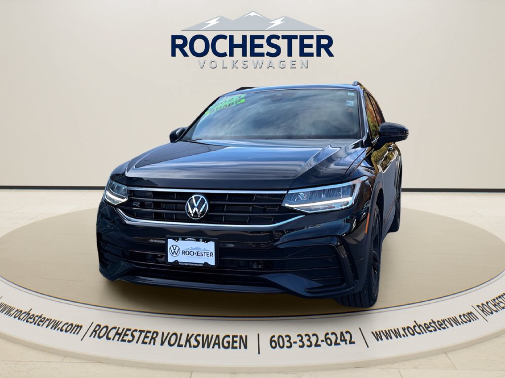 Used 2023 Volkswagen Tiguan SE R-Line AWD/4WD image 1