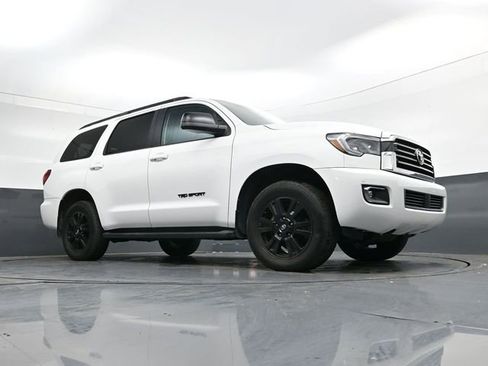 Used 2018 Toyota Sequoia TRD Sport image 29