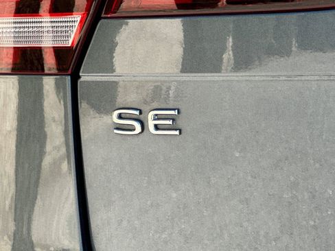 Certified 2023 Volkswagen Tiguan SE FWD image 27