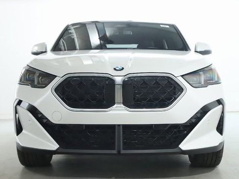 Certified 2025 BMW X2 xDrive28i w/ Premium Package image 5