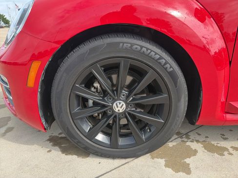 Used 2019 Volkswagen Beetle 2.0T SE FWD image 9