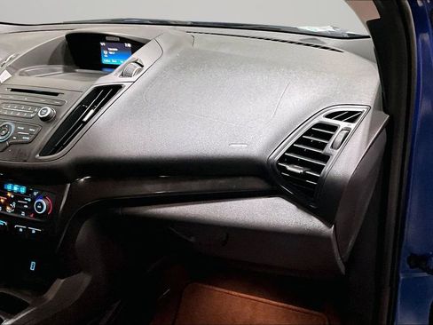 Used 2018 Ford Escape SE w/ SE Sport Appearance Package image 24