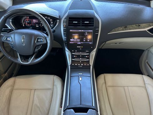 Used 2013 Lincoln MKZ FWD image 13