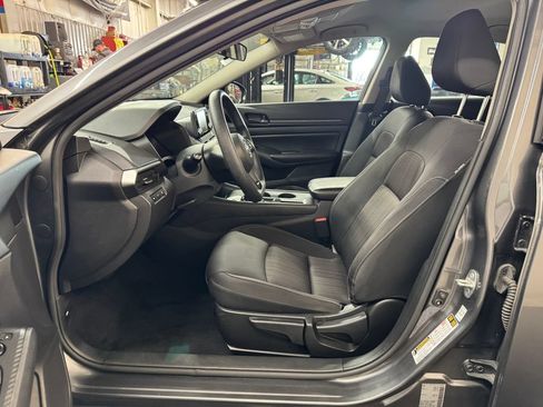 Used 2024 Nissan Altima 2.5 S FWD image 14